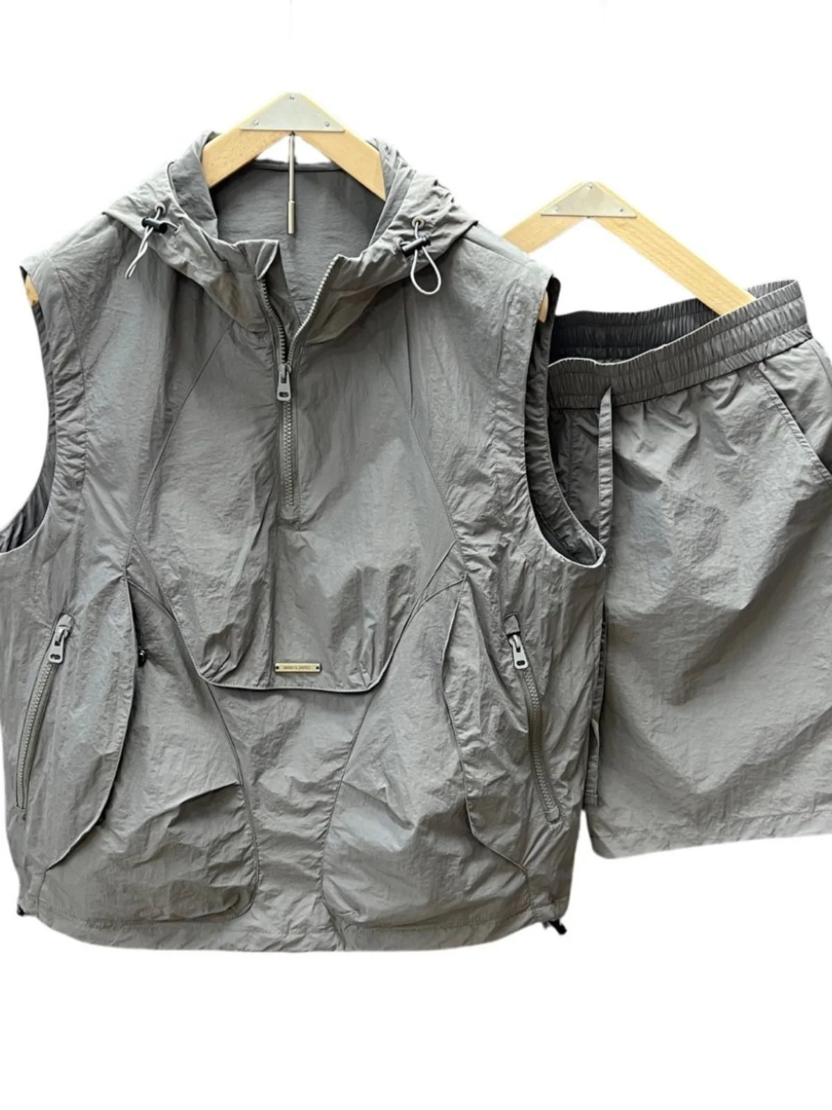 Casual Hooded Sleeveless Suit Mens Summer Workwear Thin Loose Fashion Couple Sleeveless Waistcoat Shorts Two-Piece Set 250414