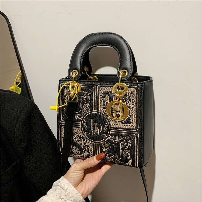 Designer bag free shipping 2025 new fashionable embroidered bucket bag premium single shoulder crossbody bag Daifei bag for womens