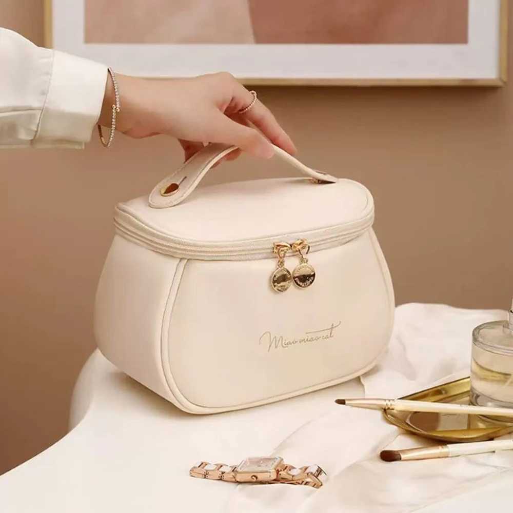 1 piece of PU leather storage bag with large capacity portable and waterproof suitable for travel storageXJ250415