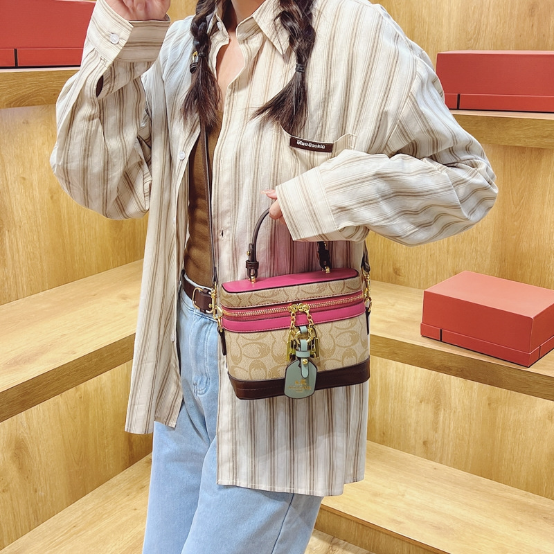 Designer bag free shipping 2025 new fashionable round box bag with high-end printed shoulder crossbody bag for womens