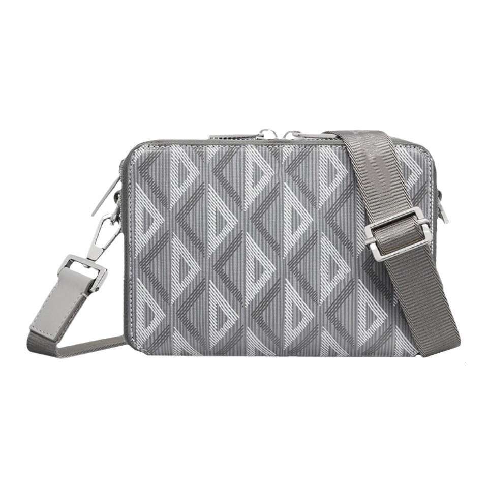 2024 New Men's Shoulder Canvas Jacquard Crossbody Fashionable Unisex Printed Small Square Camera Bag