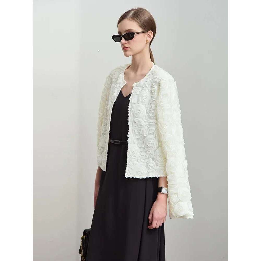 Designer Clothes AMII Minimalism Short Jacket Women 2025 Spring New Elegant Romantic Stereoscc Wer O-Neck Hook Button Outwear Coat 12521066