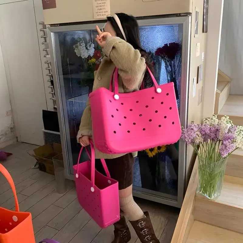 Home>Products>Changrong Cave Beach Handbag>Pet Travel Dual purpose Storage Bag>Womens Creative Handbag W250415