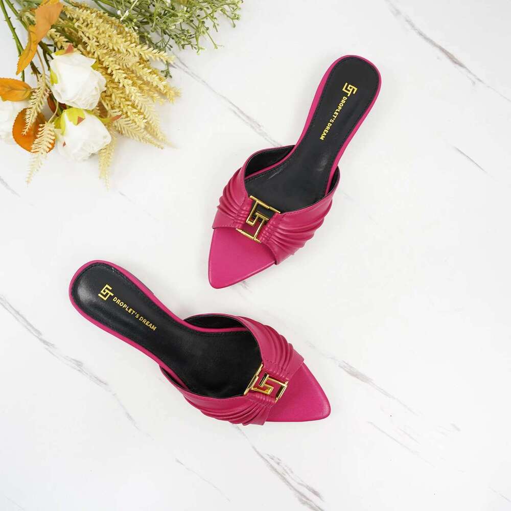 2024 Women's Summer New Pointed Fashion Non slip Leather Flat Bottom Outdoor Brand Slippers Large Size 34-44