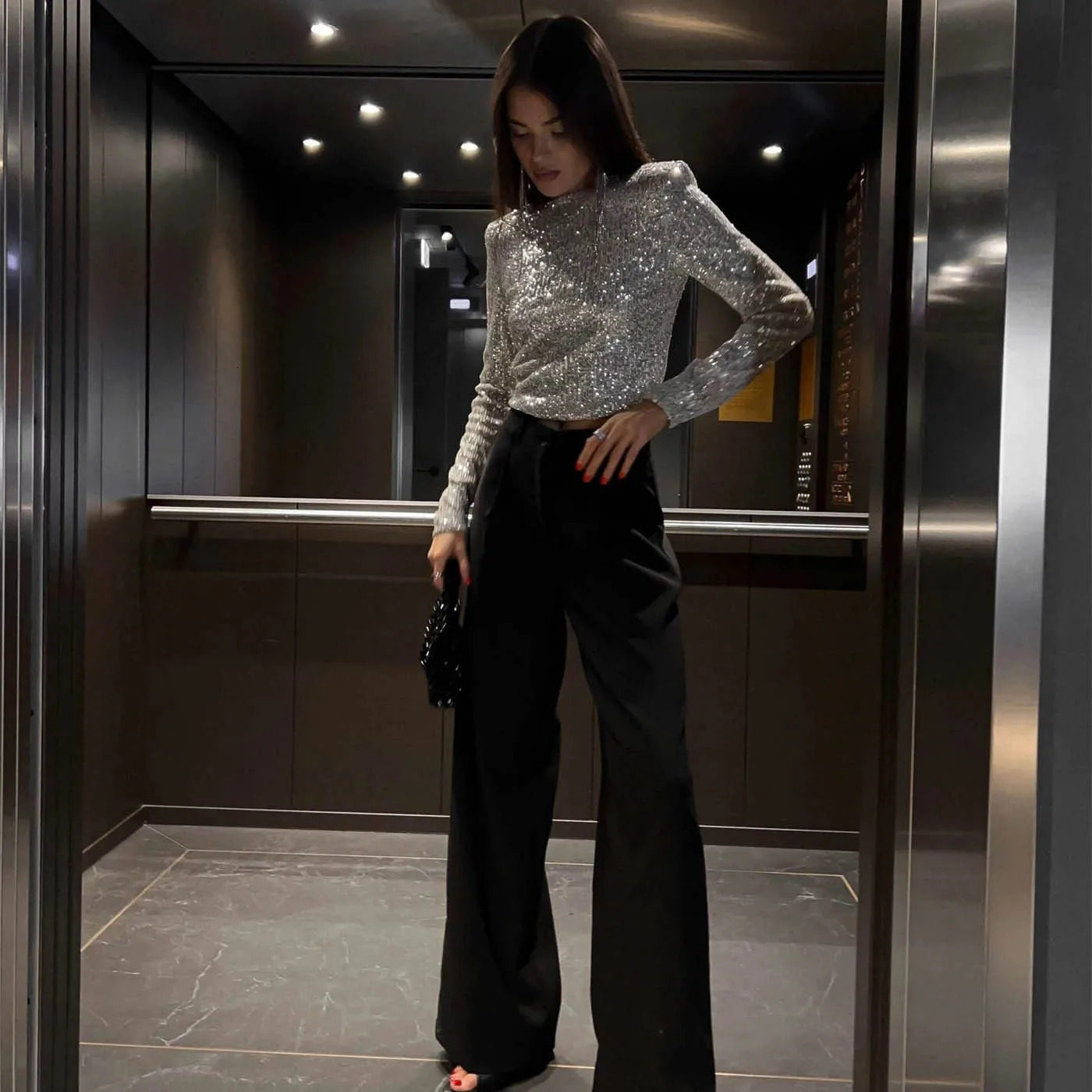 Women Sequined Long Sleeve Crop Top SilverSolid O-neck Slim Fit Glitter Shiny Tshirts Fashion Party Club Wears 250415