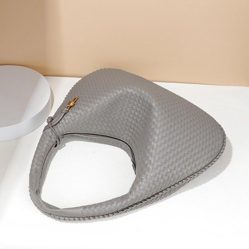 2025 New Dumpling Bag Women Fashion Large Capacity Braided Bag Designer Shoulder Underarm Bag