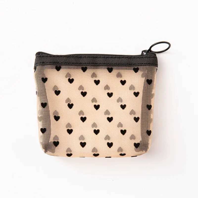 Transparent heart-shaped mesh storage bag for womens cosmetics travel organizers small beige makeup bagXJ250415