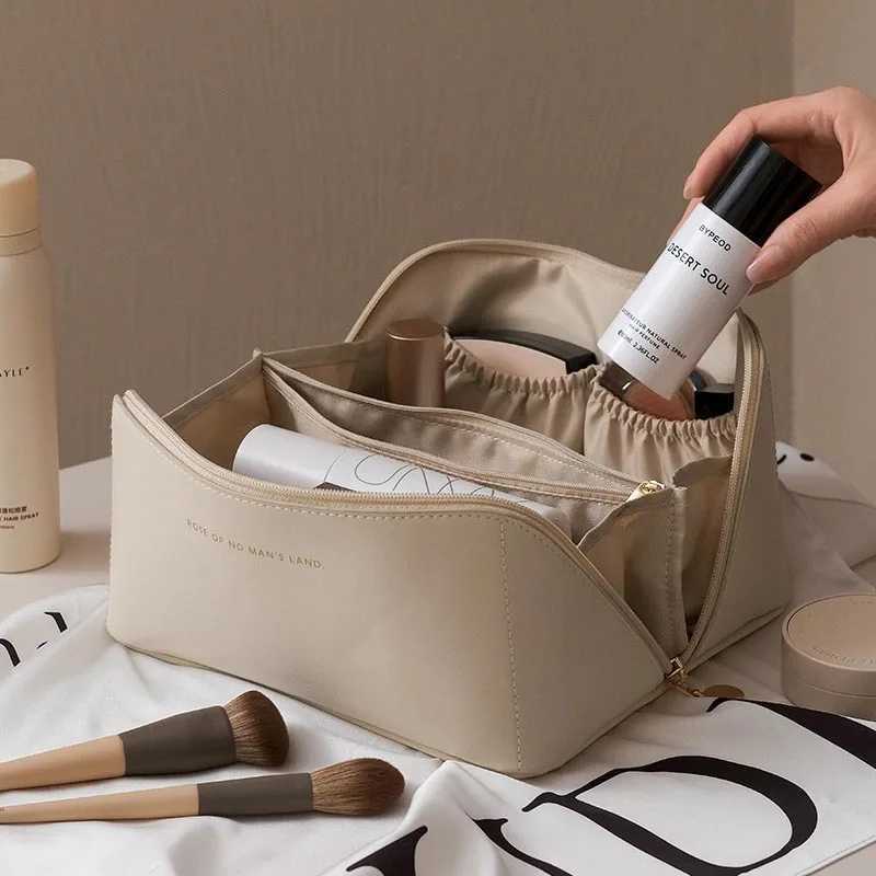 Large capacity makeup bag leather makeup bag womens multifunctional toilet organizer portable travel waterproof storage boxXJ250415