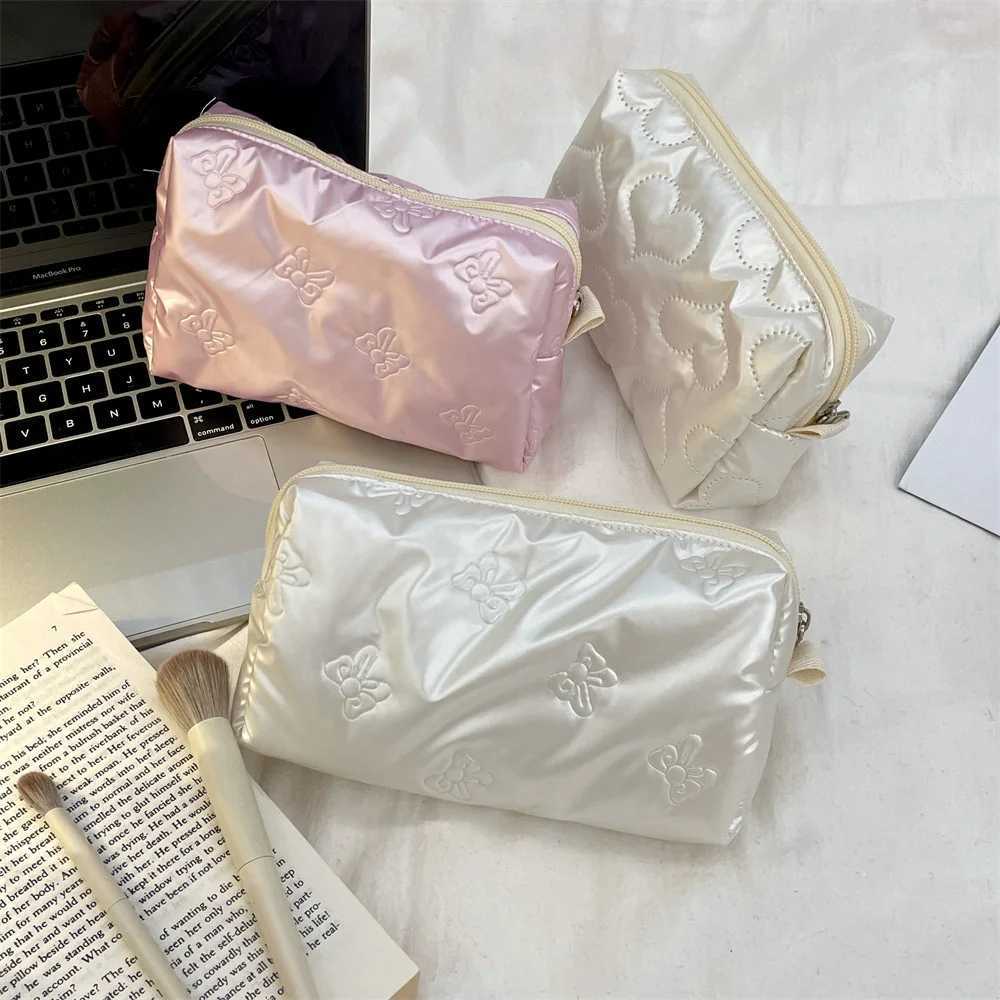 Cute Bow Love Womens Makeup Bag Sweet Womens Makeup Box Large Capacity Travel W Bag Girl Portable Zipper Storage BagXJ250415