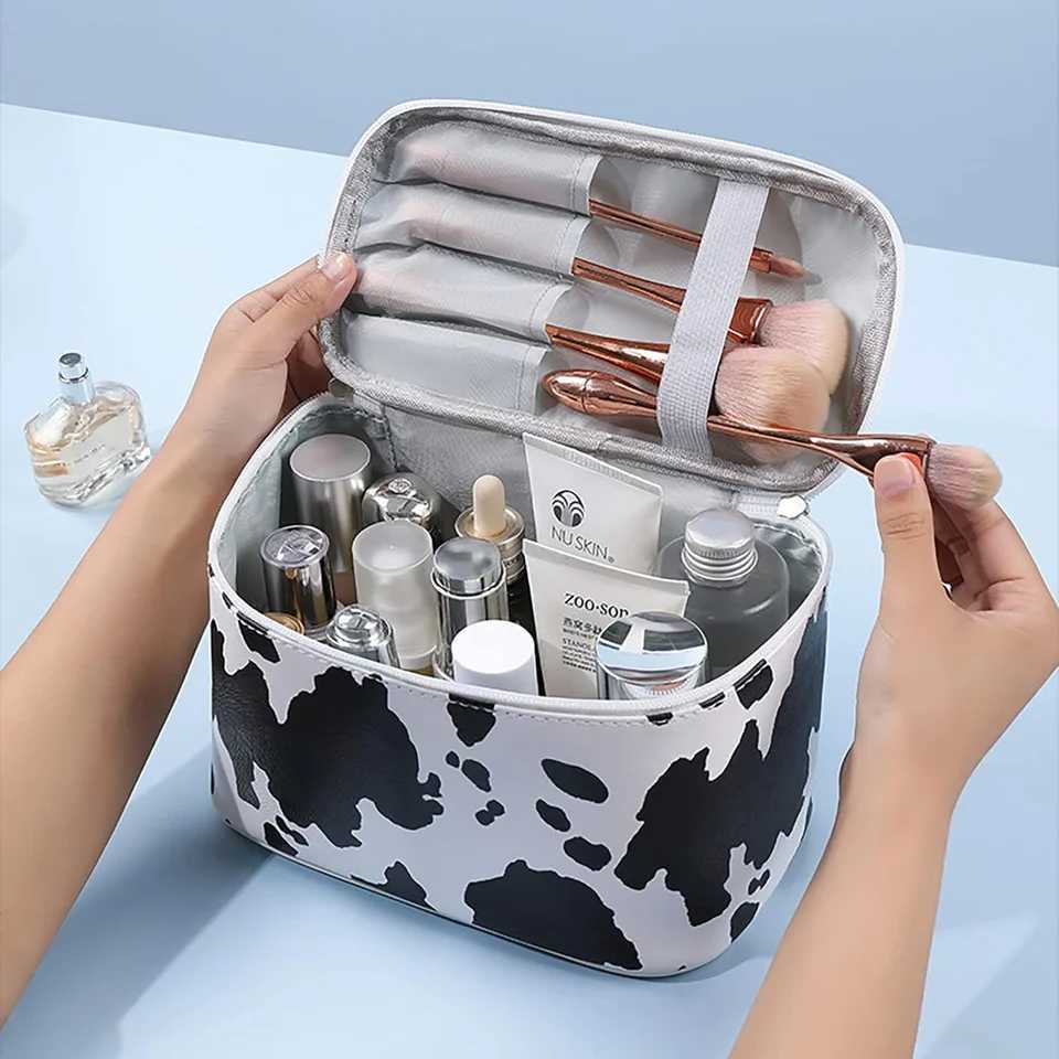 Cow Print Waterproof Makeup Bag - Womens Travel Toilet Organizer with Handle Cow Pattern Makeup Storage BagXJ250415