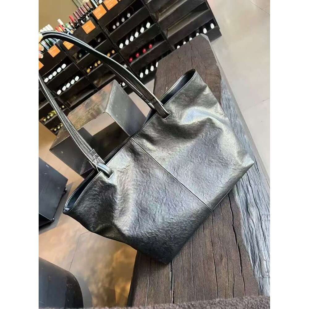 Mm Women's Bags Women's Tanned Cowhide, Simple Tote Commuting Shoulder Women's Large Capacity Computer Bag, High-Quality Genuine Leathe