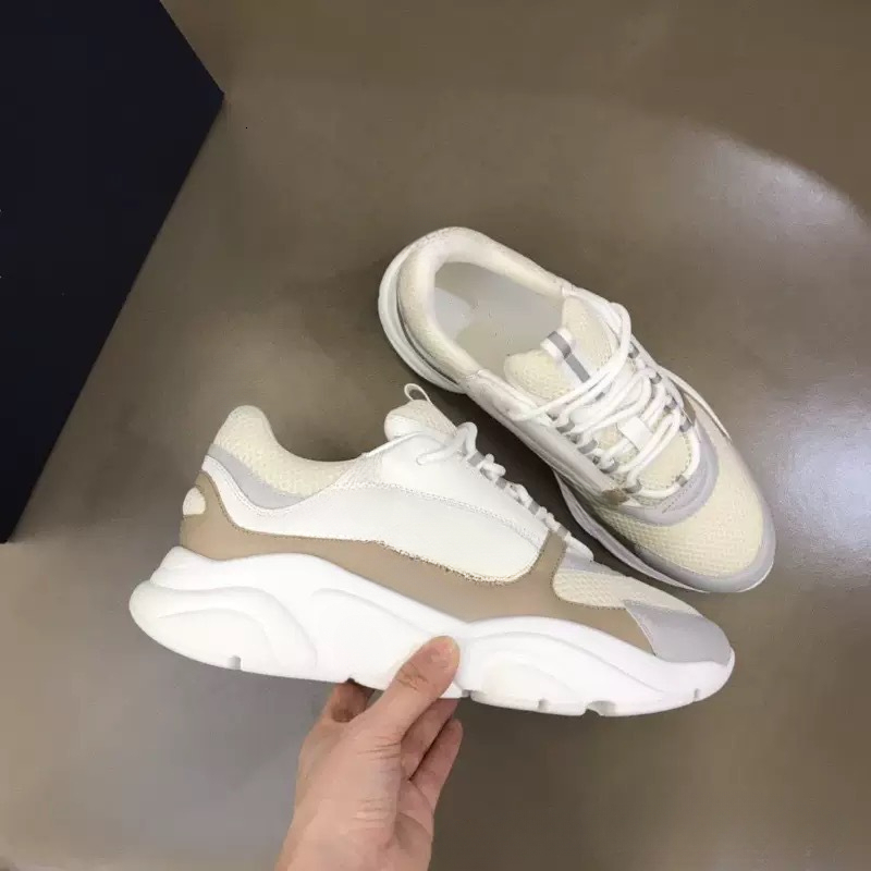 New men's and women's sports and leisure thick soled luminous shoes, fashionable retro breathable couple's shoes, trendy walking shoes