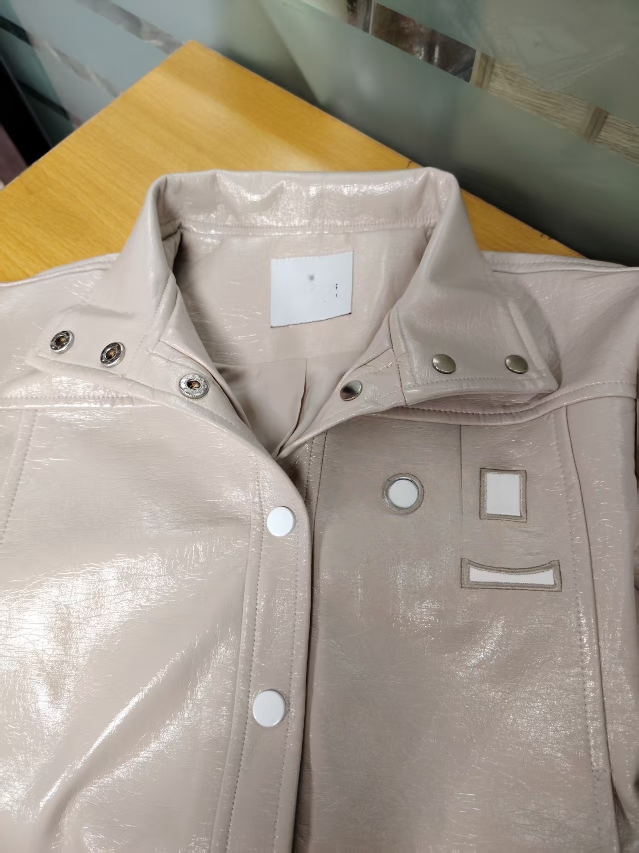 Designer Cour Shirt Woman High Quality Patent Leather Pu Trendy Shiny Slim Fit Long Sleeved Jacket veste jacket 70e courreged sun 7f1