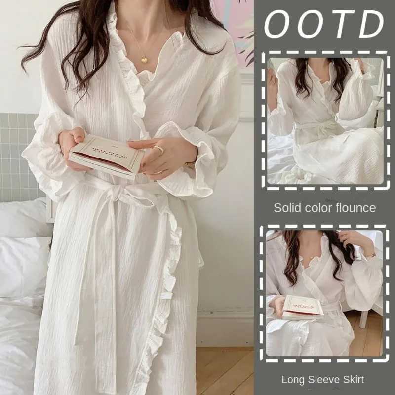 Bathrobe Women Shower Long-Sleeved Robe Autumn and Winter Simple Solid Ruffle Korean Version of the Student Pajamas Bath Rob C251115
