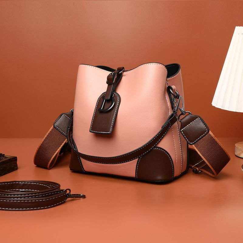 New Light Fashion Women's Bucket Senior Sense Of Foreign Style Niche Single Shoulder Crossbody Bag
