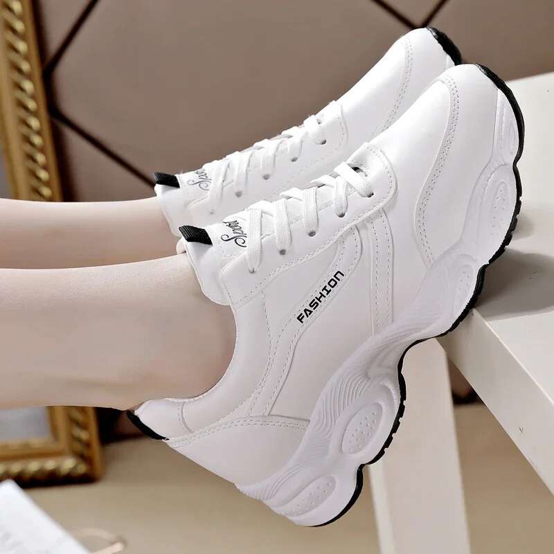 2025 new women's designer fashionable casual sports shoes, outdoor breathable shock-absorbing tennis shoes