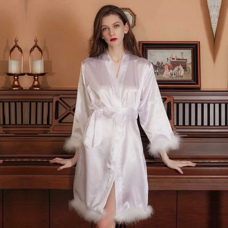 Women Feather Robe With Fur Sleepwear Bride Morning Satin Robes Nightgown Dress Elegant Wedding Bridesmaid Robe Gown Bathrobe C251115