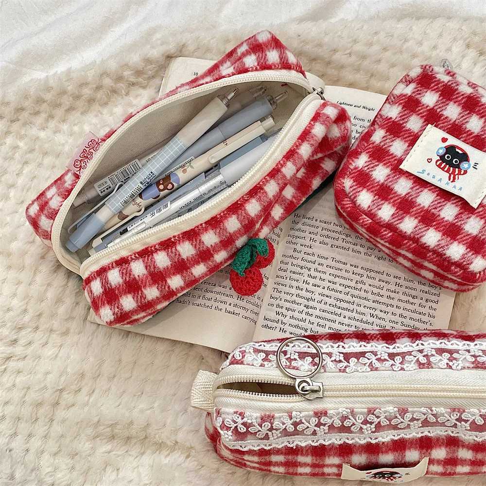 Soft wool plain weave womens travel storage bag college girl stationery pencil case womens makeup bag makeup handbagXJ250415