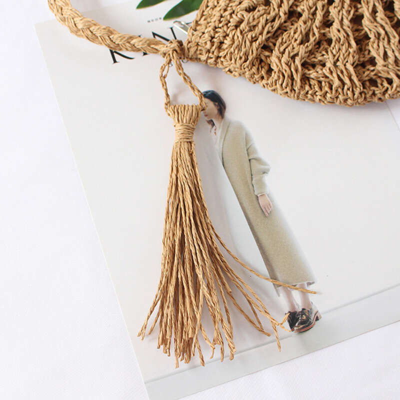 Handmade Beach Bag Grass New Product Single Shoulder Crossbody Women's Beach Woven Tassel Japanese And Korean Fashion Leisure Artistic Small Bag 