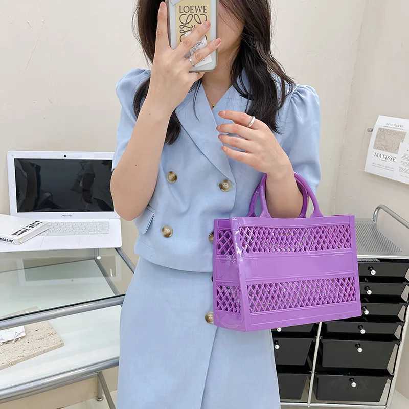 2024 Summer New Shopping Basket Handheld PVC Jelly Bag Large Capacity Storage Basket Candy Color Hollow W250415