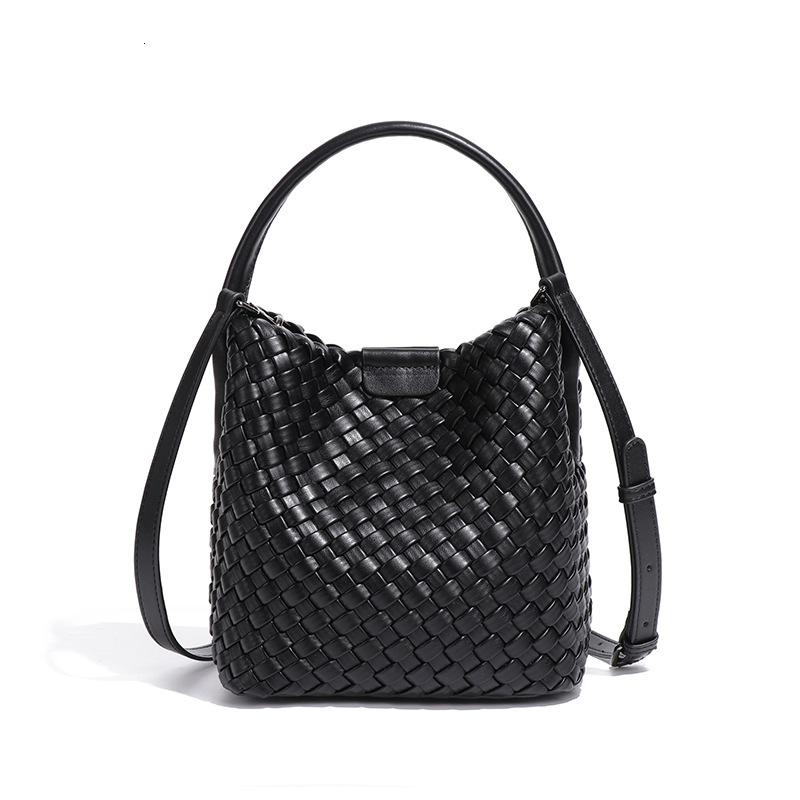 Free Shipping 2025S designer Woven Bucket Bag Women Fashionable Large Capacity Tote Bag Crossbody One-shoulder Handbag