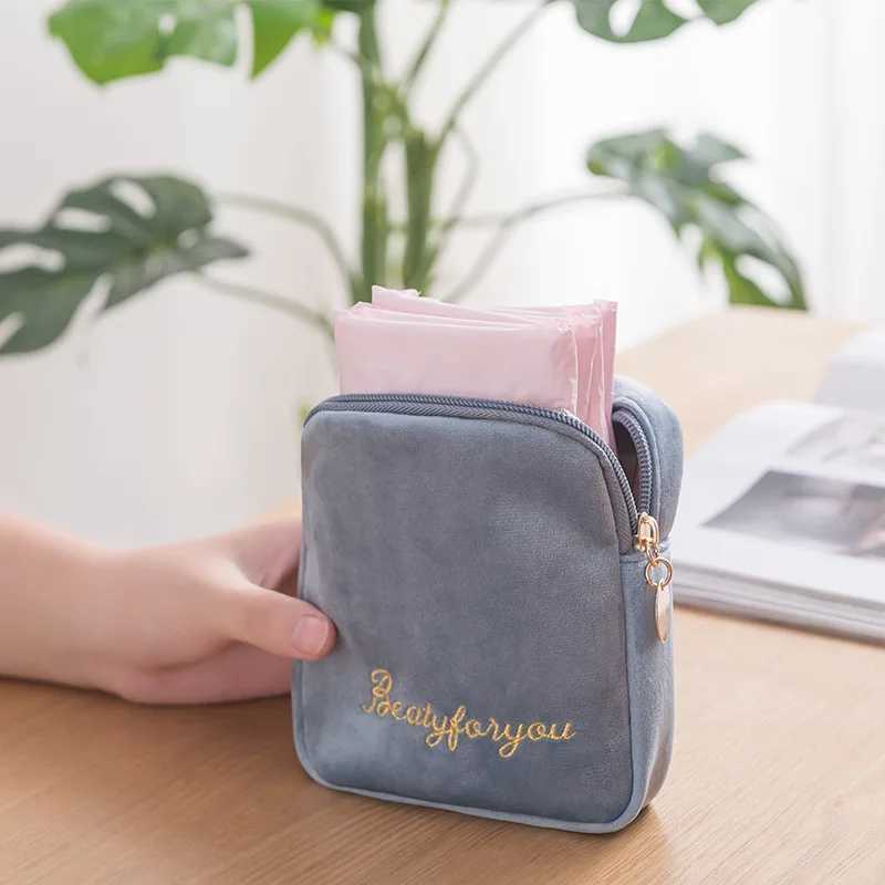 Womens makeup bag soft Veet makeup storage bag sanitary pad packaging travel makeup bag organizer bag beauty bag W bagXJ250415