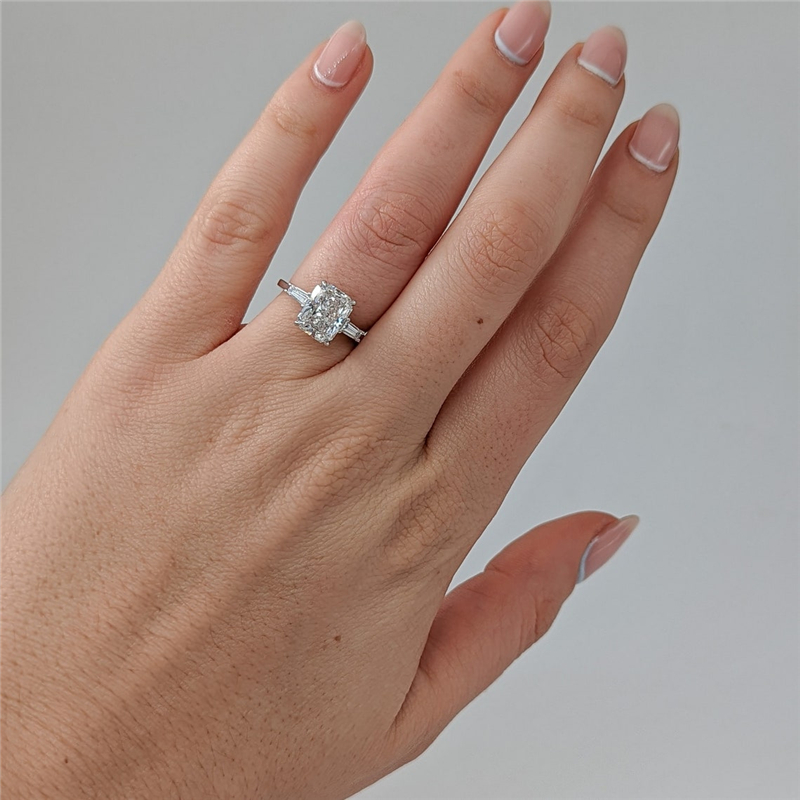 Jewelry 18K White Solid Real Gold Womens Engagement Ring 2.0 Carat Radiant Cut Lab Diamond Wedding Ring With Trapeziod Solitaire Gold Ring For Women
