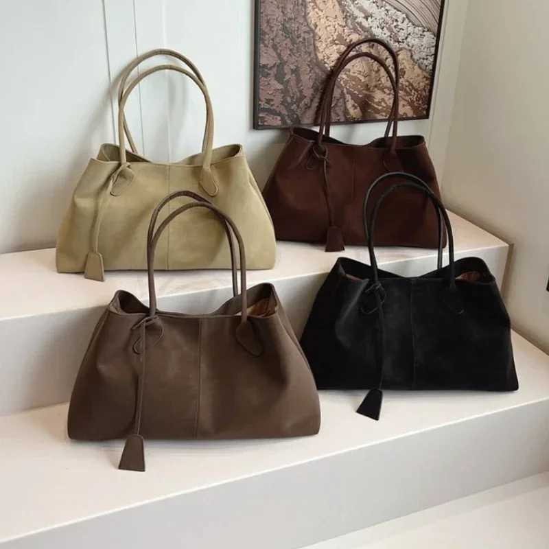 Artificial suede solid color fashionable handbag 2025 hot Versatile handbag high-quality large capacity womens shoulder bag W250415