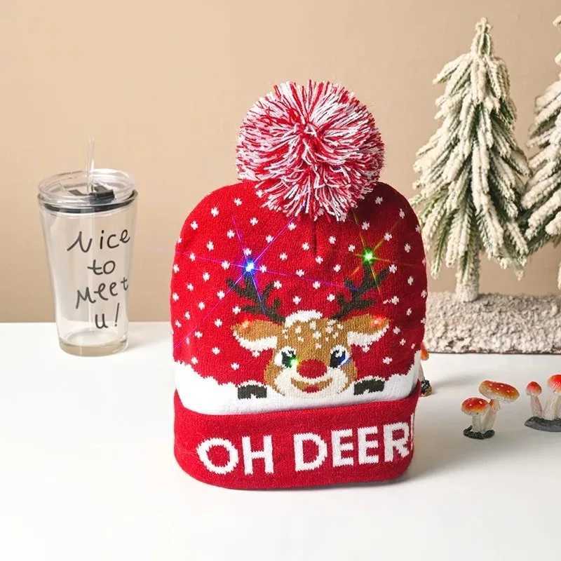 Christmas LED Knit Hat Light-Up Unisex Beanie for Men and Women Perfect for Parties and Gifts Glow-In-The-Dark Holiday Cap Y251115