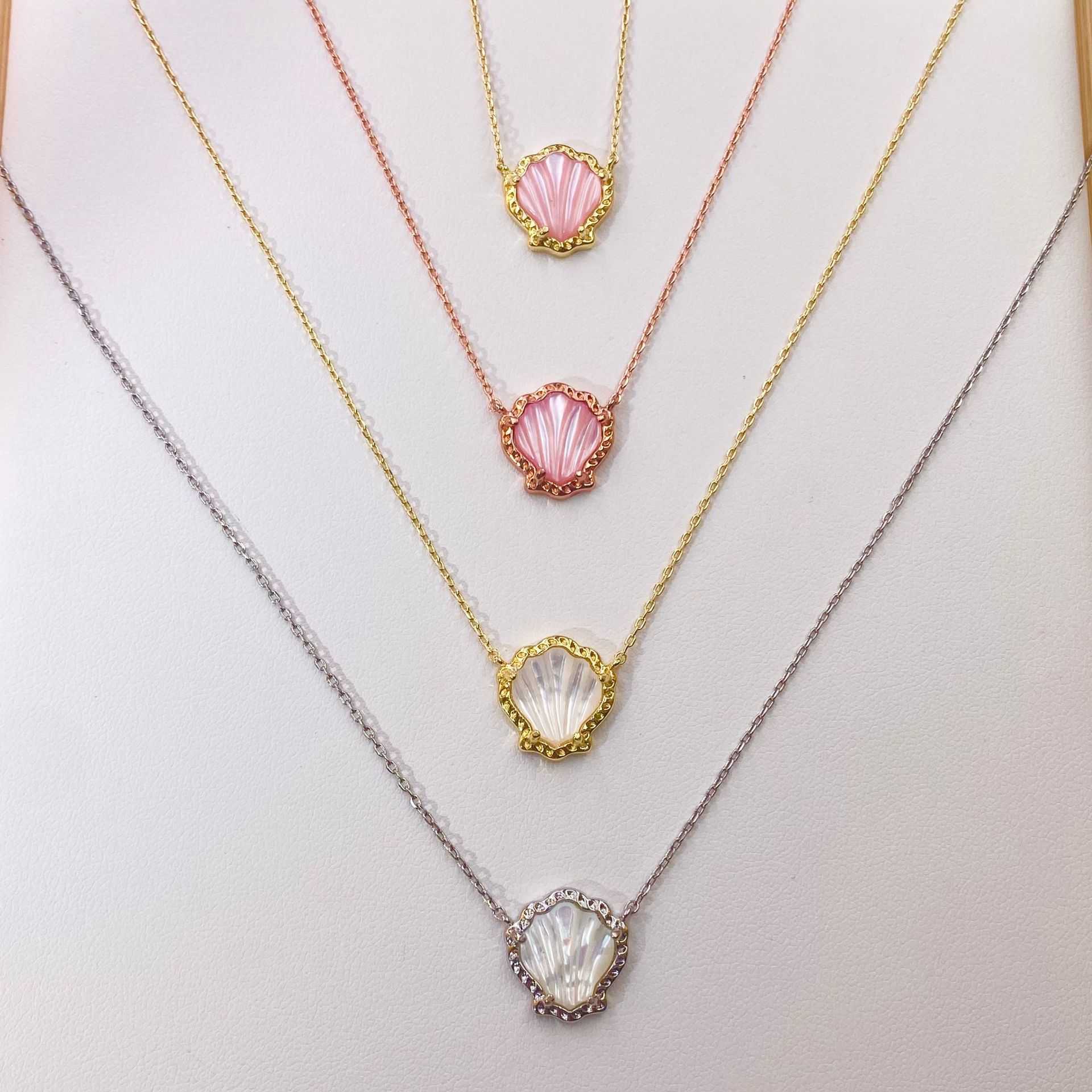 KS European and American shell pearl necklace, fashionable and light luxury 14K gold scallop pendant necklace J251115