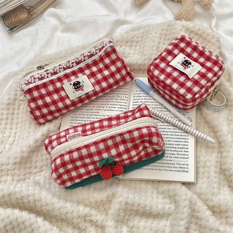 Soft wool plain weave womens travel storage bag college girl stationery pencil case womens makeup bag makeup handbagXJ250415