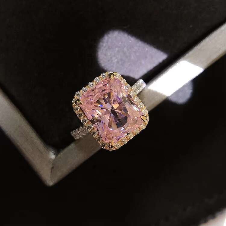 DHCollections Fancy Sterg Sier Jewelry 5ct Radiant Ring Women Zircon Light Pink Dia 8A CZ Iced Cut Wedding Halo Rings