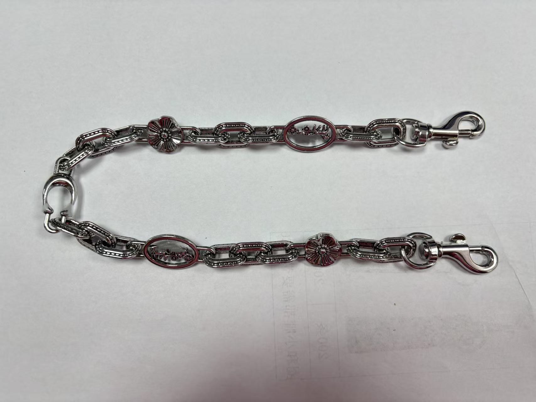 Fashion Bag Charm Luxury keychain for Women bag charms Co ch silver Keychains carriage Classic Pendant chain Fashion Key Rings quality cherry key chain Lanyards