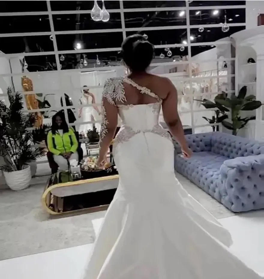 Luxury Crystals High Split Wedding Dresses One Shoulder Bridal Gowns With Overskirt African Sexy Satin Court Train Custom Made Robe De Mariee Mb626 - view 6