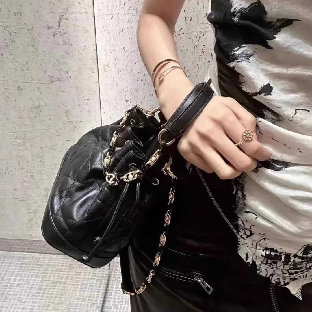 Fall Winter New Style Genuine Leather Mini Bucket Handbag Drawstring Commute Chain Diamond Crossbody Bag Fashion Soft ShapeW251115