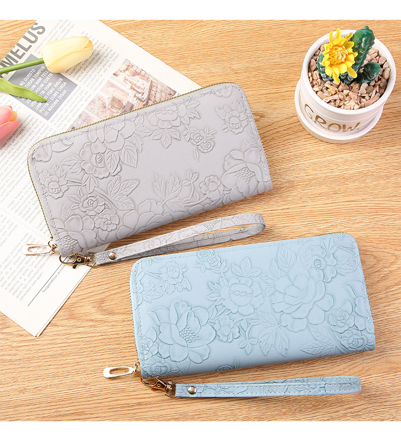 Elegant Ladies' Shoulder Bag Featuring a Larger Zip Pocket for Electronics & Cash