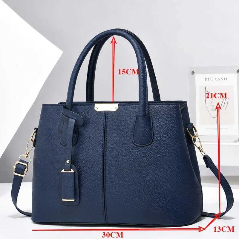 New Fashionable Womens Bag High End Texture Single Shoulder Oblique Cross Handheld Womens Bag Purses and HandbagsW251115