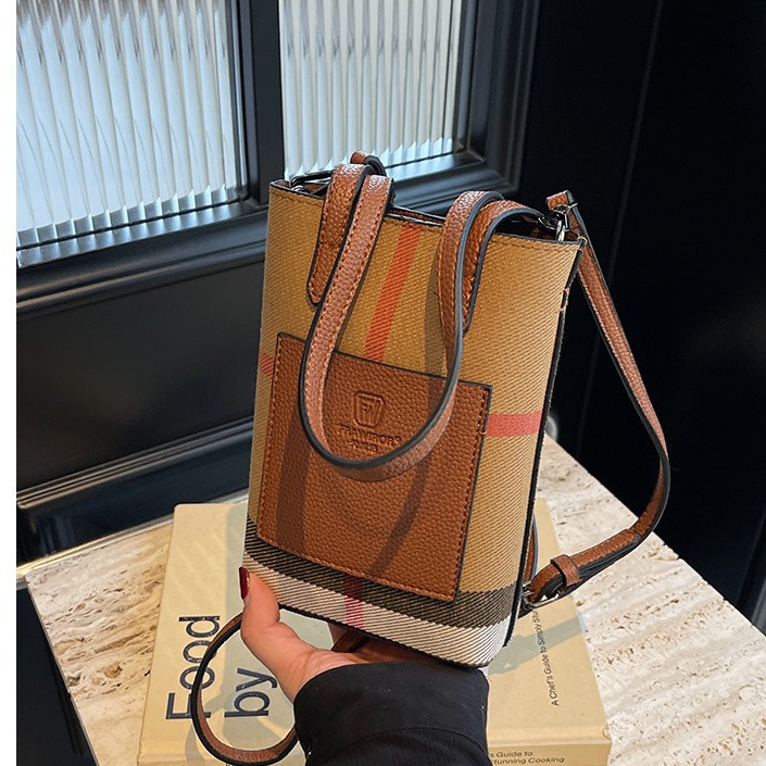 Luxury Bag 2025 Women's Mini Plaid Bucket Bag, Bestseller Lightweight Crossbody and Shoulder Bag for Commute