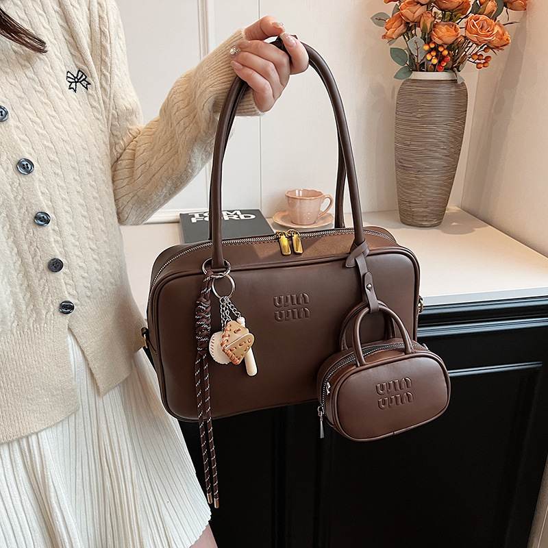 designer bag new style bowling pillow bag versatile and large-capacity tote briefcase fashionable commuter bag for hand-held and cross-body
