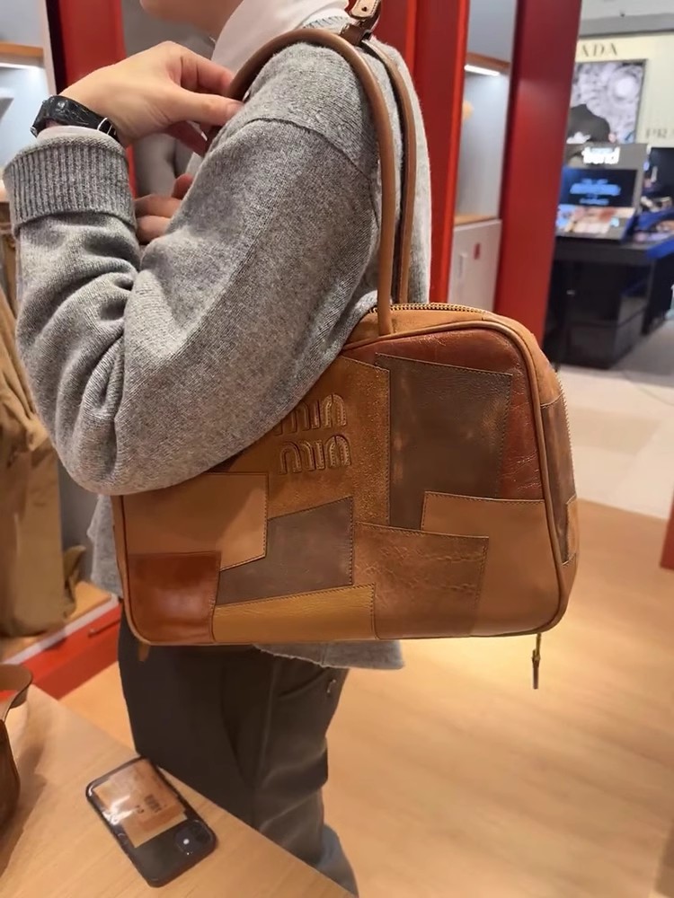 designer bag 2025 Retro all-match spliced hand-held shoulder tote bag large-capacity briefcase style trendy