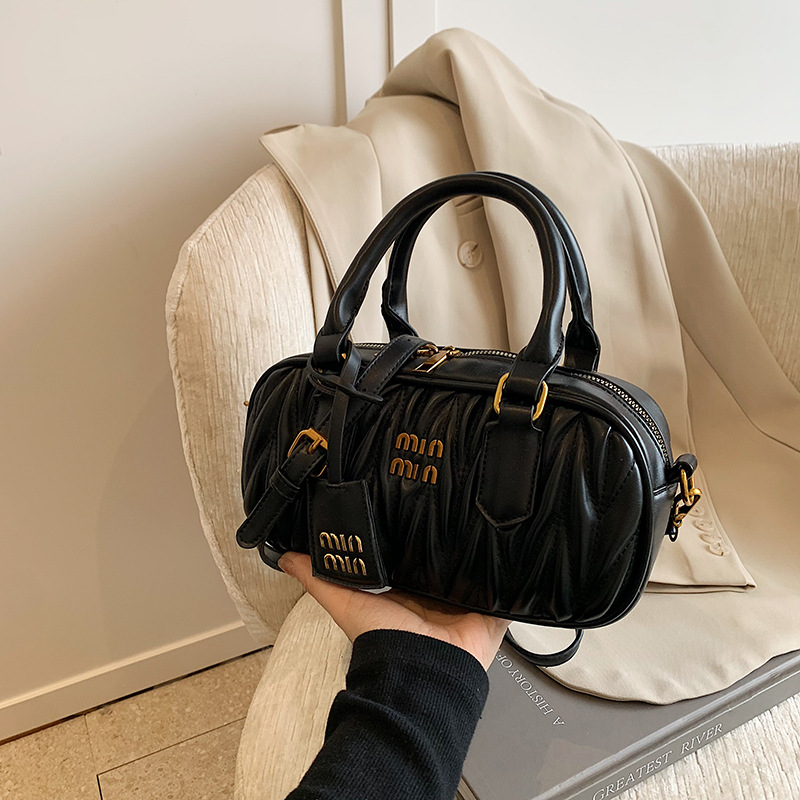 designer bag 2025 fashionable handbag for women Winter trendy fashion single-shoulder bag Simple and fashionable crossbody bag for women
