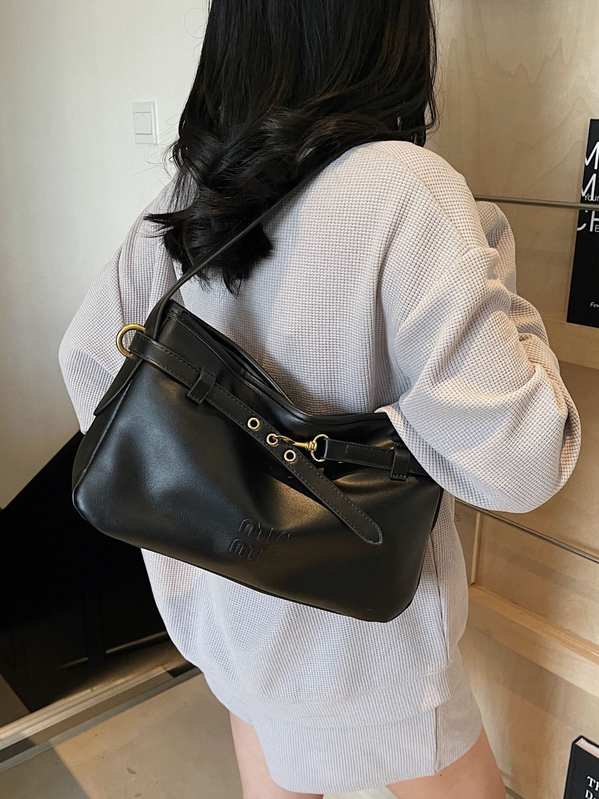 designer bag 2025 Large-capacity women's bag style all-match simple crossbody bag leisure single shoulder underarm commuter bag for work
