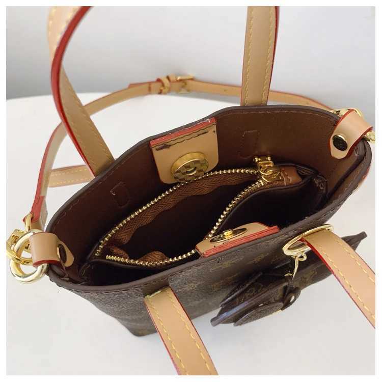 High-Quality Womens Leather Crossbody Bag From Famous Designer Luxury Brand Popular Classic Elegant Handbag for Stylish LadiesW251115