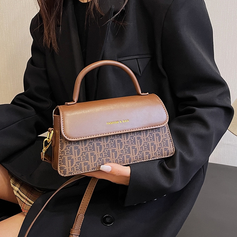 Free shipping Fashion personality carrying small square bag New trend vintage print crossbody bag women's all-in-one shoulder bag in a variety of