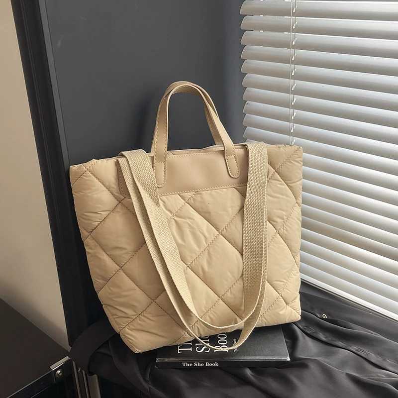 2025 New Winter Handbag Black Fall/Winter Rhombus Space Cotton Shoulder Bag Large Capacity All-Match Nylon Shopping Tote BagW251115