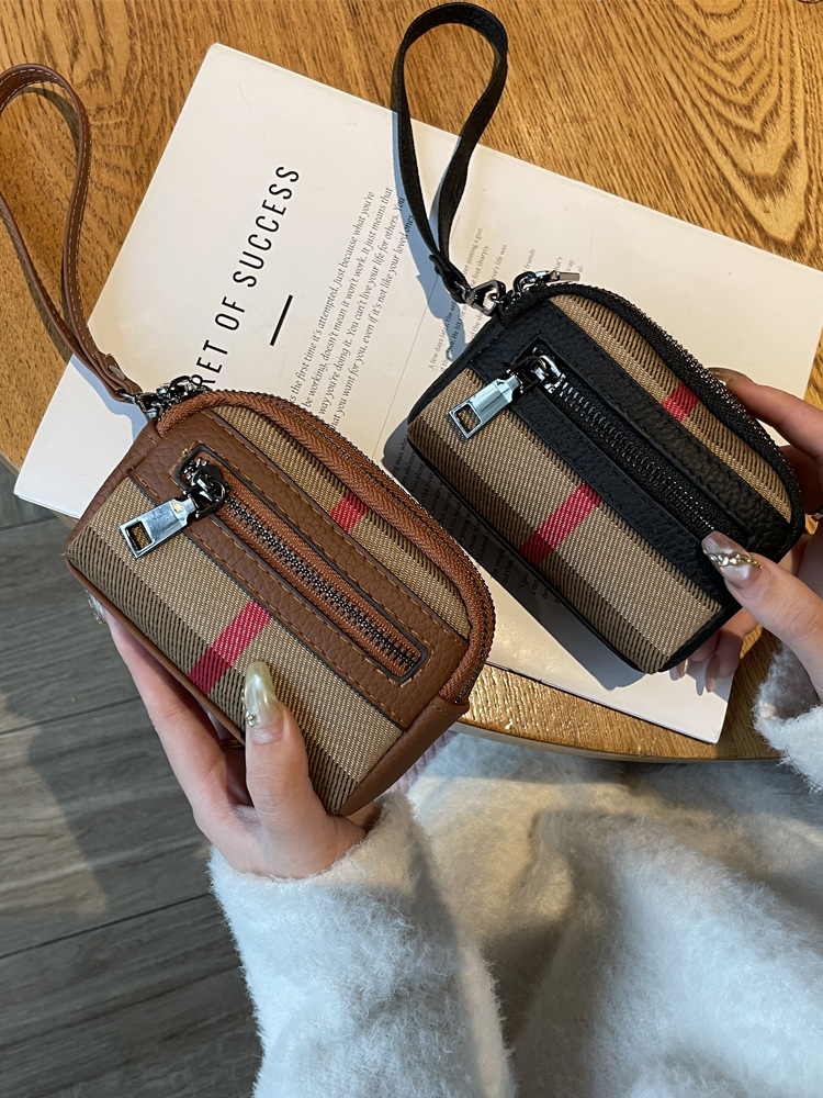 Exquisite plaid coin purse women's new design, double-layer large capacity zipper storage bag caramel black