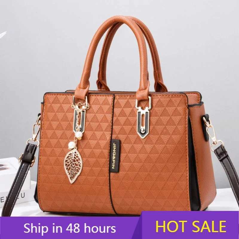 Fashionable New WomenS Handbag Large Capacity Shoulder Bag Urban Minimalist Crossbody Bag Diamond Grid Pattern Tote Bag WomenW251115