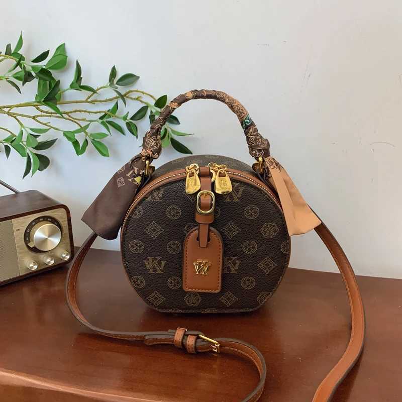 Chic Crossbody Bag For Women In Durable Leather Shoulder Handbags With Luxury Brand By Famous DesignerW251115