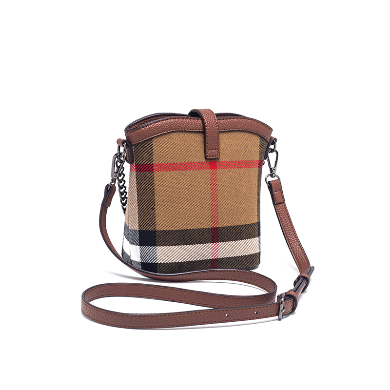 The checkered camera bag stylish versatile. It suitable for daily use. This is the hot best choice give to friends and family