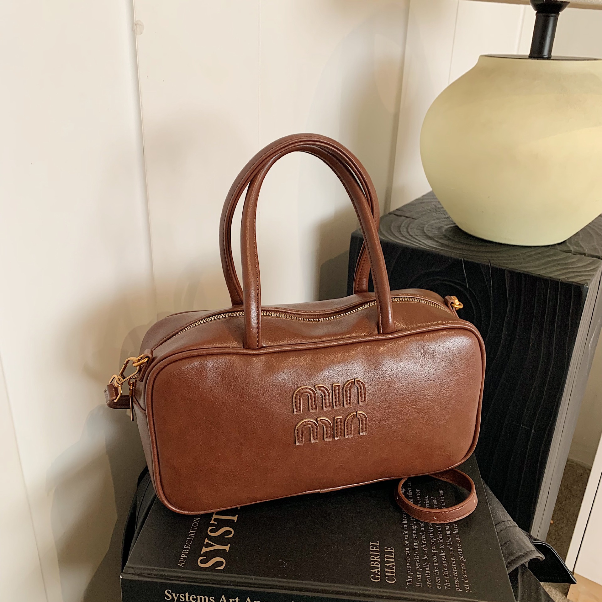 designer bag new Retro frosted large-capacity women's bag style versatile crossbody bag commuter hand-held bowling bag